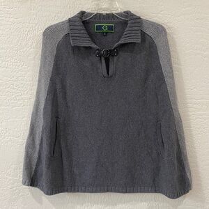 C. Wonder Gray Knit Poncho cape with Buckle Detail sz medium